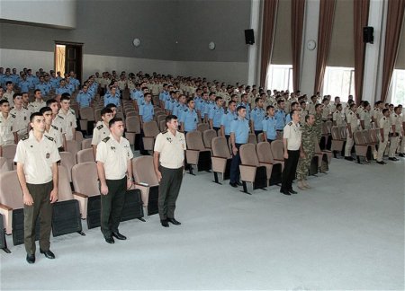 В военных учебных заведениях минобороны Азербайджана почтена память шехидов