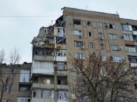 Взрыв в многоэтажке в городе Шахты: под завалами остаются люди