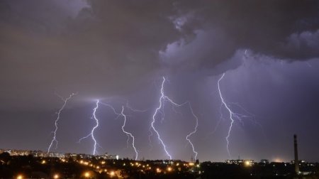 На Москву обрушилась снежная гроза