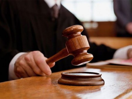 В Баку суд отправил в психбольницу тещу, облившую зятя кислотой