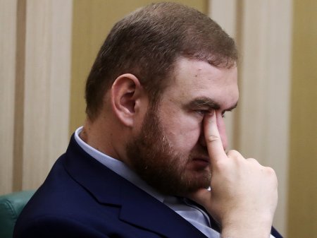 Сенатор от Карачаево-Черкесии был задержан в зале заседаний Совфеда