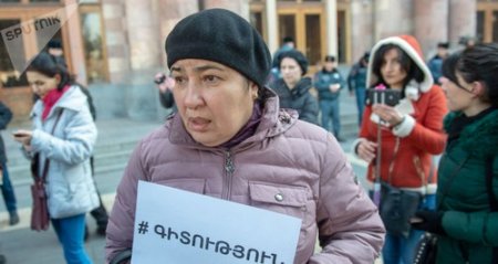В Ереване протестуют научные сотрудники главного вуза страны