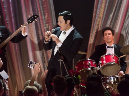 Первые официальные фотографии со съемок сериала Первого канала «Магомаев»