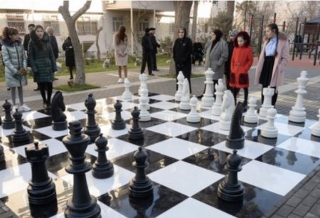 В Баку в рамках проекта IDEA сдан еще один благоустроенный двор