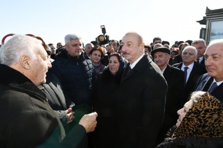 Президент Ильхам Алиев встретился с жителями Сумгайыта на приморском бульваре