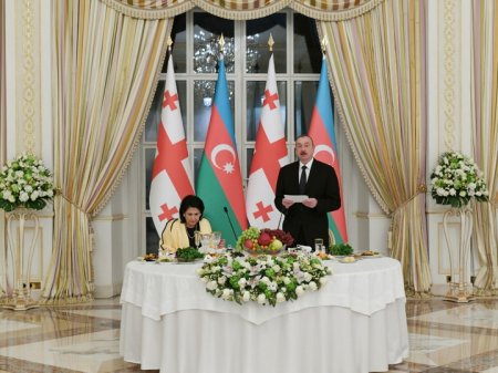 От имени Президента Ильхама Алиева был дан официальный прием в честь Президента Грузии