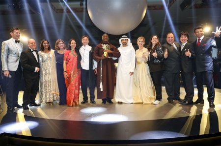 В Дубае учителя наградили премией в один миллион долларов