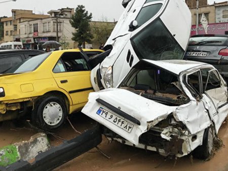 Наводнение на юго-западе Ирана унесло жизни не менее 18 человек 