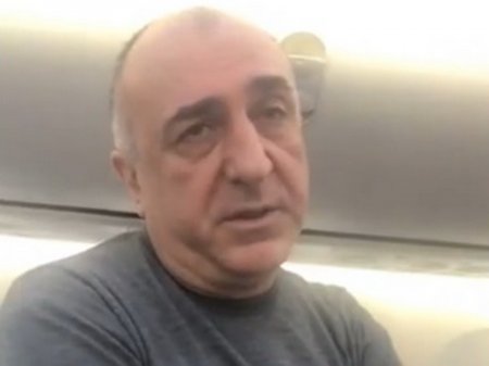 Эльмар Мамедъяров армянской журналистке в самолете: «Вы, главное, не нервничайте...»