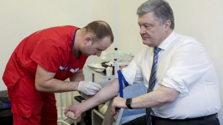 Порошенко и Зеленский сдали анализы.