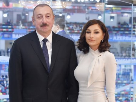 Президент Азербайджана и первая леди поздравили азербайджанцев с рождением 10-миллионного жителя страны