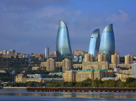 Баку лидирует у российских туристов на майские праздники