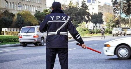 В Баку ограничат движение транспорта