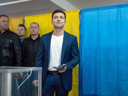Зеленский анонсировал ответ на выдачу российских паспортов украинцам