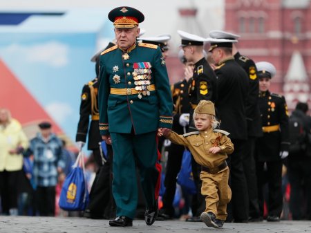 Как прошел парад Победы на Красной площади в Москве - ФОТО