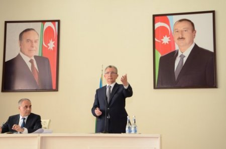 Эльдар Азизов выслушал проблемы жителей Бинагади