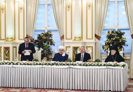 Ильхам Алиев принял участие в ифтаре