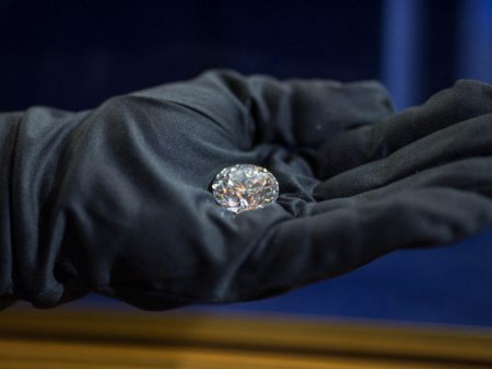 В Париже у политика из Гвинеи украли бриллиант за 45 миллионов евро