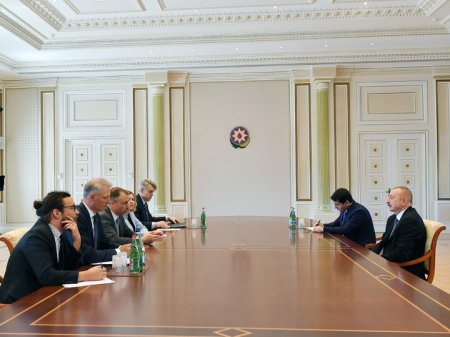 Президент Ильхам Алиев принял делегацию во главе со спецпредставителем ЕС по Южному Кавказу