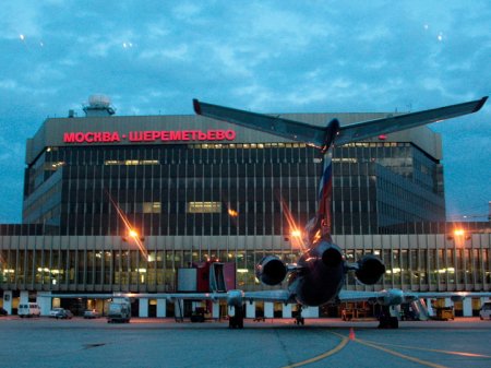 Пассажиры, летевшие рейсом из Азербайджана, не могли получить багаж в «Шереметьево»