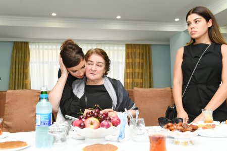 Мехрибан Алиева приняла участие в церемонии поминовения Ширмамеда Гусейнова - ФОТО