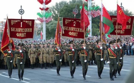 Азербайджанские военные на параде в Минске 