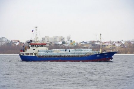 Посольство: Спасенных иранских моряков везут в Баку