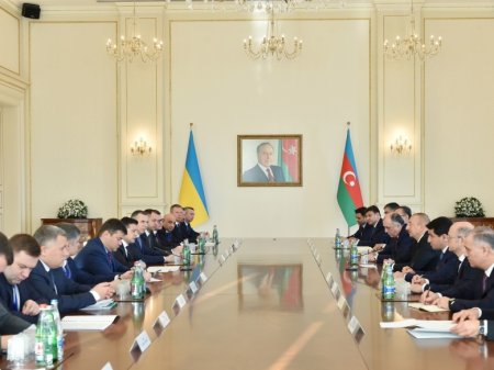 Состоялась встреча президентов Азербайджана и Украины в расширенном составе
