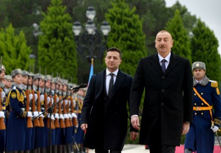 Как отреагировали Россия и Армения на визит Зеленского в Азербайджан?