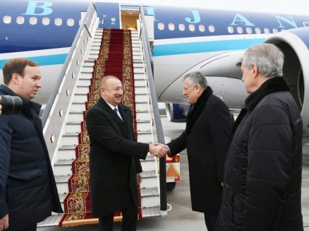 Президент Ильхам Алиев прибыл с визитом в Россию