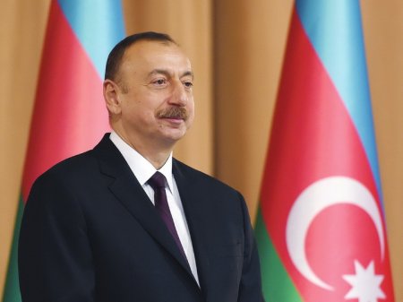 Ильхам Алиев поздравил христианскую общину Азербайджана с Рождеством