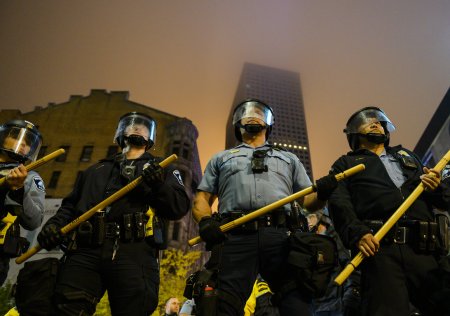 Испугались, что начнется Третья мировая. В США обрушили сайт призывной службы