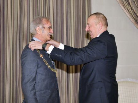Президент Ильхам Алиев вручил Поладу Бюльбюльоглу орден «Гейдар Алиев» 