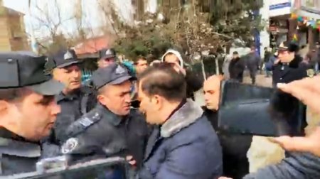 Полиция задержала кандидатов в депутаты