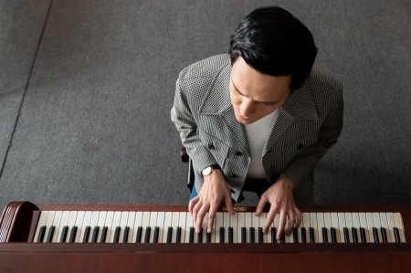 Названа дата выхода в эфир на Первом канале сериала «Магомаев»