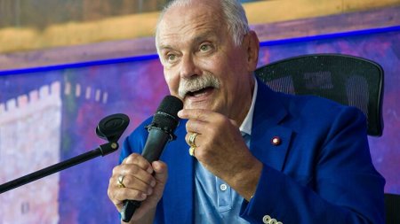 Михалков пожаловался на цензуру после снятия передачи о чипировании всех людей