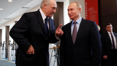 Лукашенко отказался отменить парад 9 мая в Беларуси из-за коронавируса