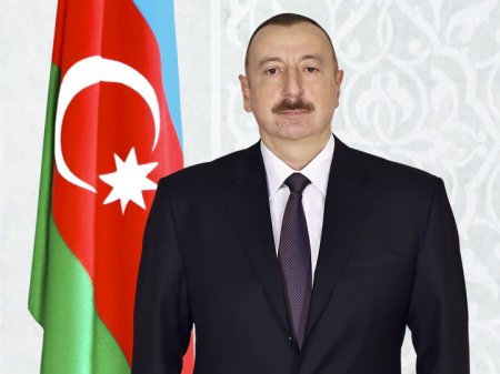 Ильхам Алиев освободил от должности главу ИВ одного из районов Баку