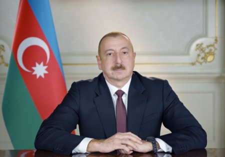 Президент И.Алиев подарил квартиры семьям погибшего генерала и полковника