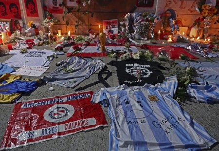 Мир прощается с Диего Марадоной 