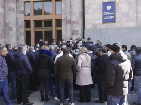 Армения нарушает соглашение: вооруженные армяне не собираются покидать Азербайджан