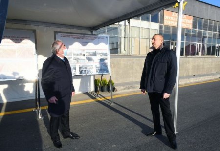 Президент ознакомился с ходом работ на реконструированном участке дороги Баку-Губа-госграница с РФ