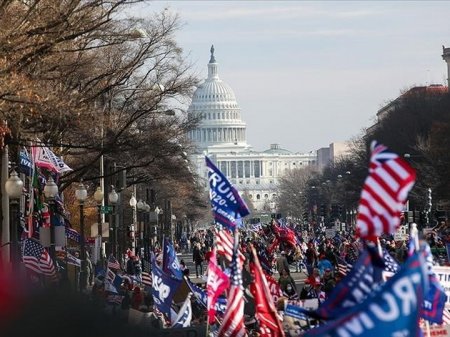 В Вашингтоне протестуют десятки тысяч сторонников Трампа