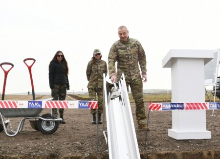 Ильхам Алиев заложил фундамент дороги Физули-Шуша, аэропорта в Физулинском районе и посетил город Шуша
