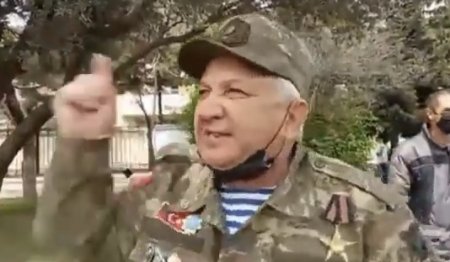 Протесты перед российским посольством в Баку