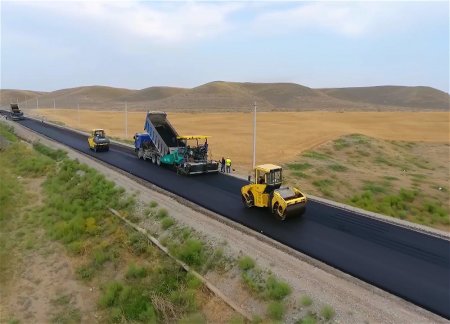 «Дорогу Победы» в Шушу начали асфальтировать 