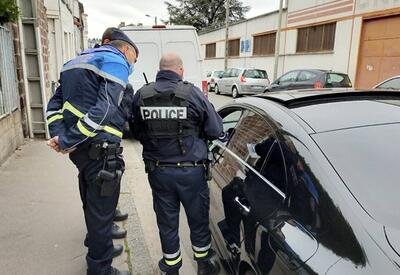 Во Франции обстреляли полицейских