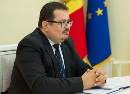 Глава делегации ЕС в АР почтил память погибших в войне