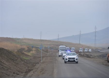 Пресс-атташе зарубежных посольств едут в Шушу