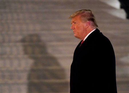 Экс-президент США Трамп анонсировал запуск собственной соцсети TRUTH Social